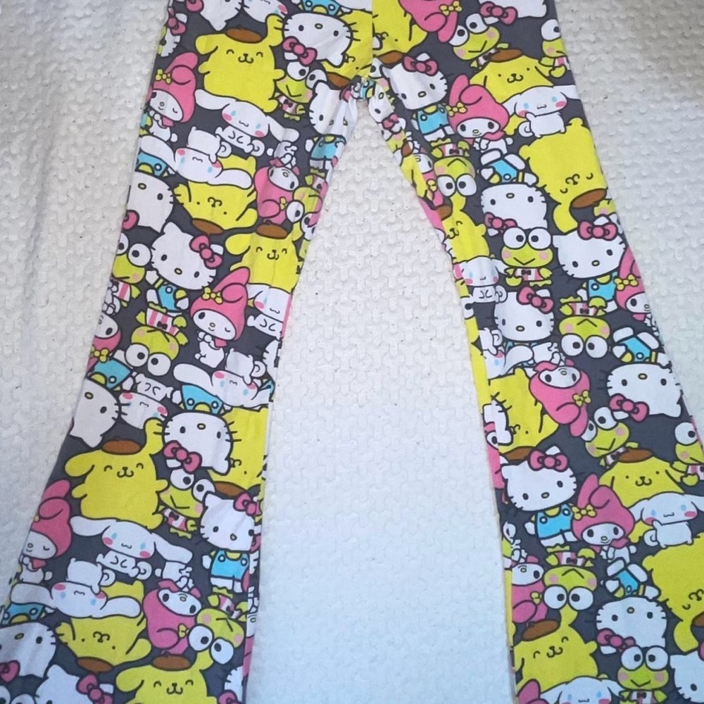 Hello Kitty and Friends multi-colored flared leggings - Picture 3 of 5